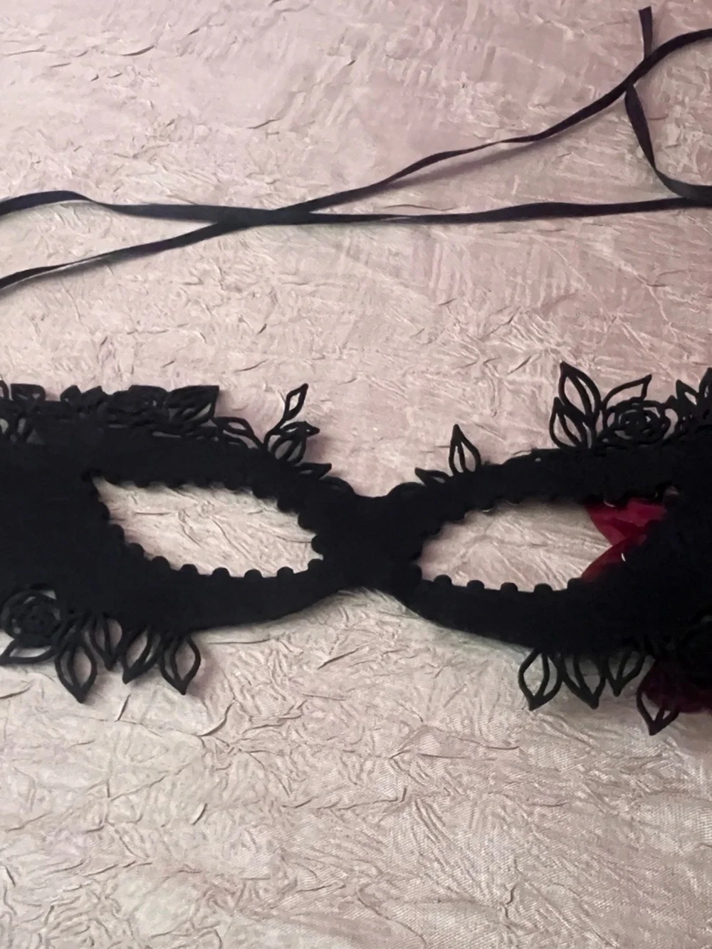 Gothic Red Rose Masquerade Mask Black Lace Venetian Halloween NWOT